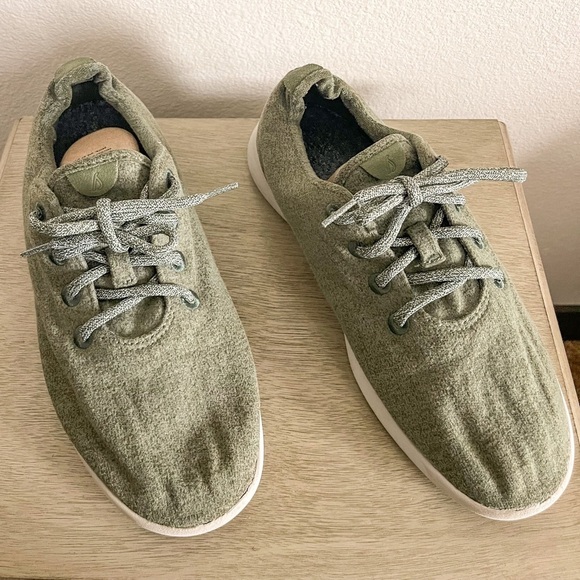 AllBirds Men's Wool Runners Green Sneakers - Picture 1 of 13